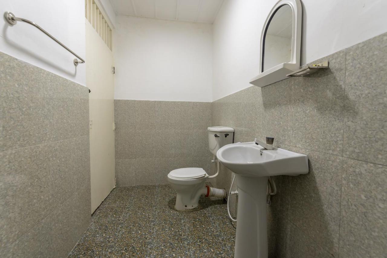קולומבו Oyo 102 Metro Marine Drive Hotel מראה חיצוני תמונה